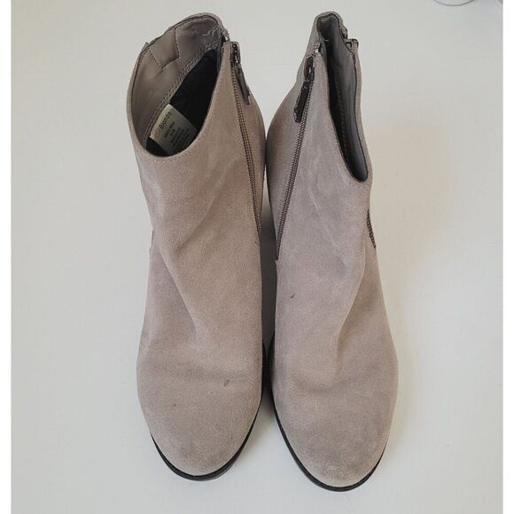 Blondo Shoes - Blondo Impermeable Waterproof Chunky Sole Boot in Beige Size 9.5